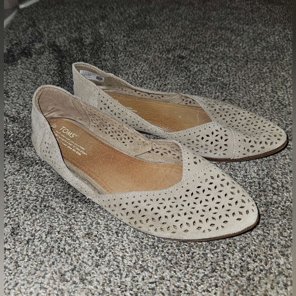 Tom's flats, barely worn